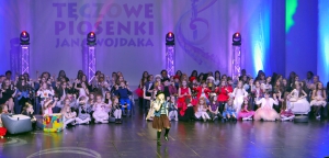 Kolejny sukces uczennicy Centrum Sztuki Wokalnej w Rzeszowie w 19. Ogólnopolskim Festiwalu Dzieci i Młodzieży „Tęczowe Piosenki Jana Wojdaka”- Kraków 2018